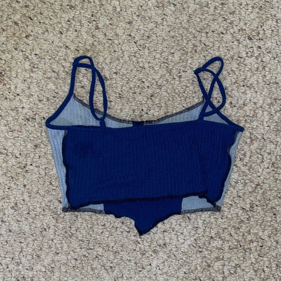 Colorblock Crop Top - Picture 2 of 2